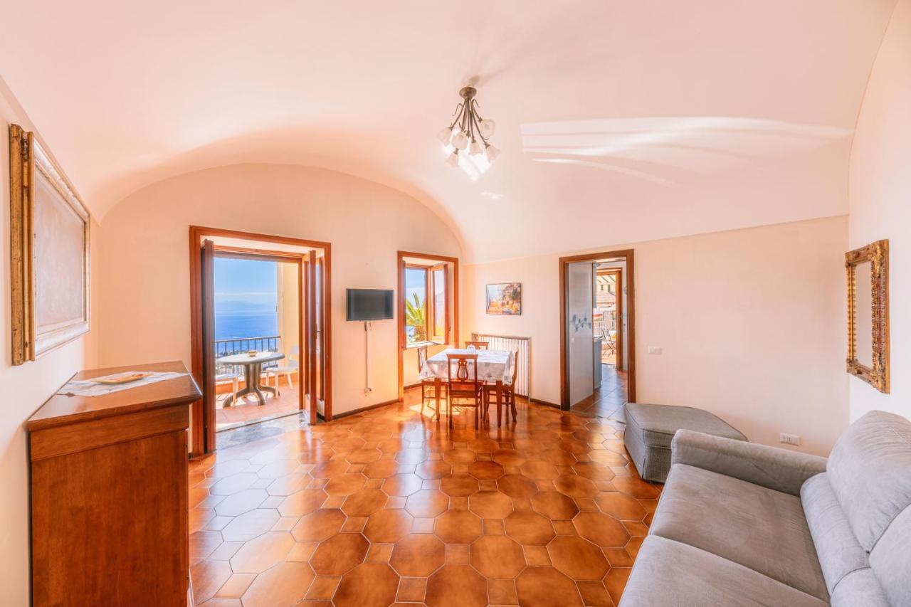 Appartamento Anna In Villa Laura Скала Екстер'єр фото