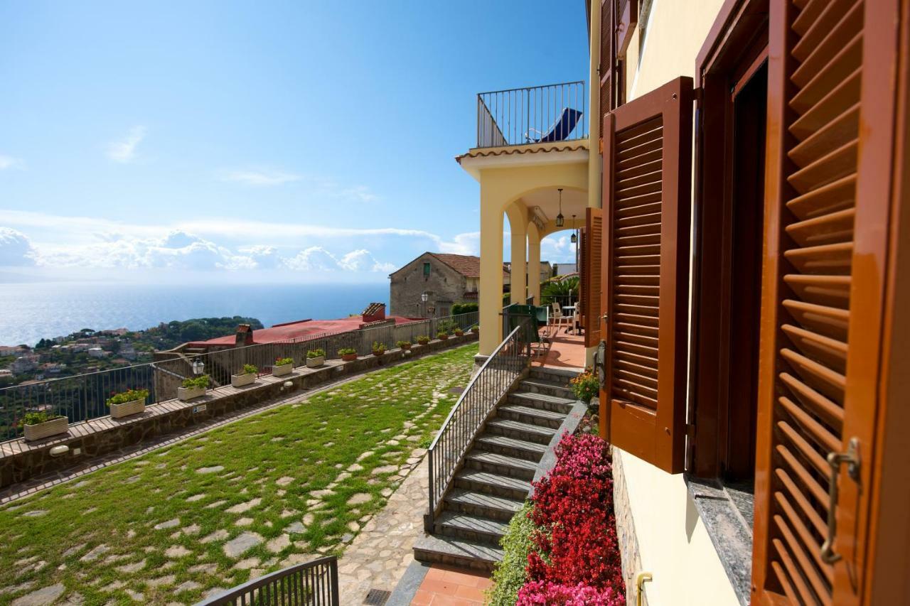 Appartamento Anna In Villa Laura Скала Екстер'єр фото